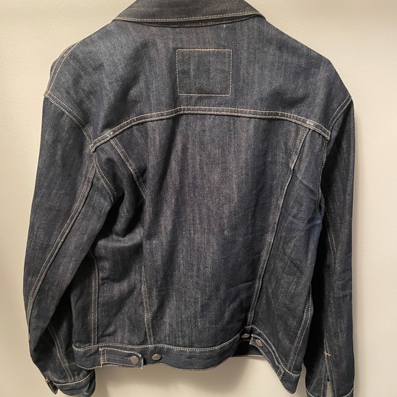 Men’s Levi’s Medium Trucker Jacket in Dark Wash - Picture 2 of 2
